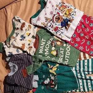 5 pair of pjs Koala kids, Disney, Carters sz 12 mos